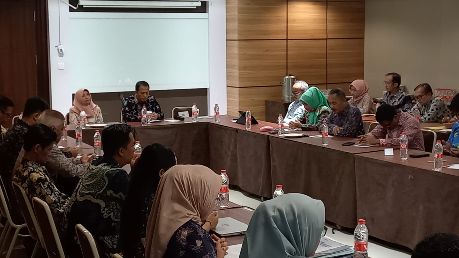 Pj. Sekda Sumedang Tuti Ruswati menghadiri Forum Data 2023 bersama kabupaten/kota se-Priangan Timur, bertempat di Hotel Asri, Kamis (19/10/2023).