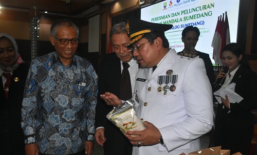 Pemkab Sumedang bekerja sama dengan perguruan tinggi meluncurkan inovasi di bidang pangan. Kerja sama dengan nstitut Pertanian Bogor (IPB) diluncurkan Beras Analog Mandala